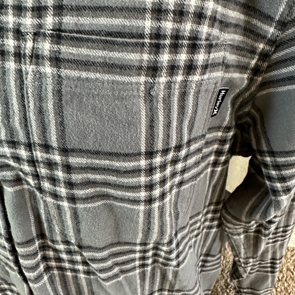 Men’s New Plaid Hurley Long Sleeve Shirt Organic Size Medium M NWT - Picture 2 of 6